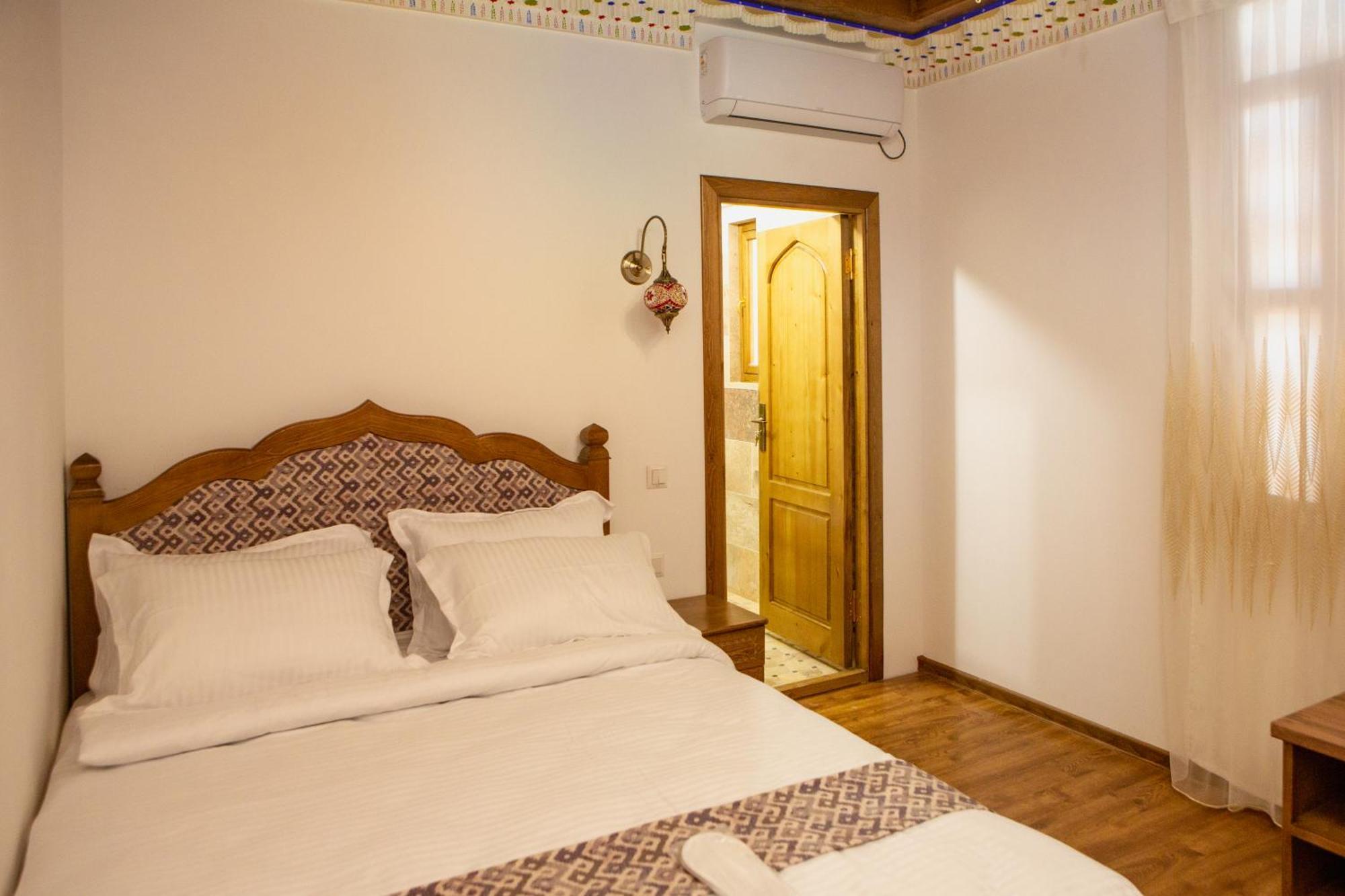 Istat Boutique Hotel Buxoro Luaran gambar